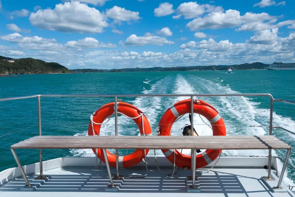 Bay-of-Islands-near-Paihia-New-Zealand-a-fare