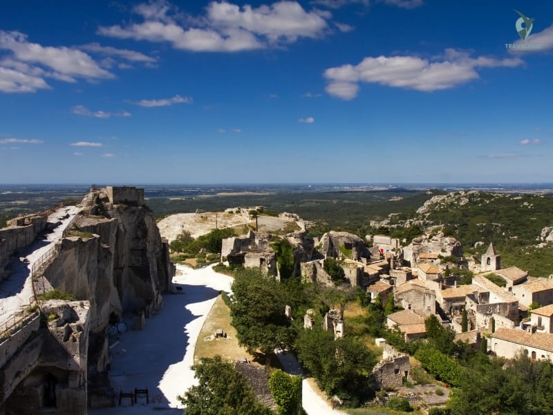 Experiencing the Allure of Les Baux-de-Provence